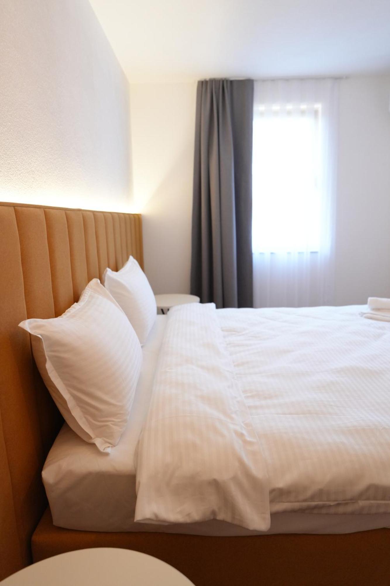 Biond Hotel Prizren Buitenkant foto