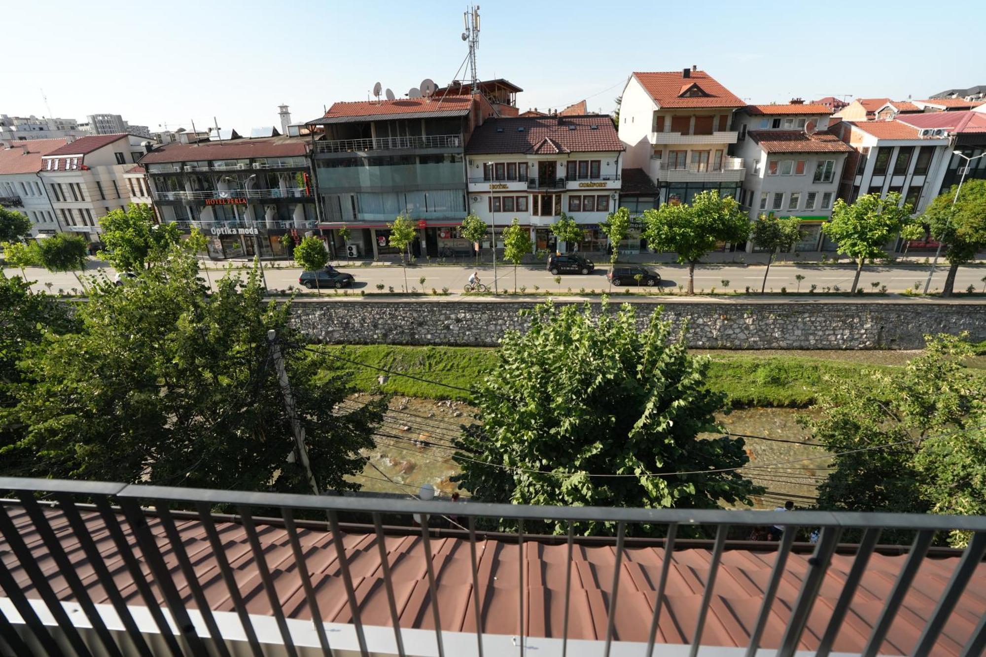Biond Hotel Prizren Buitenkant foto
