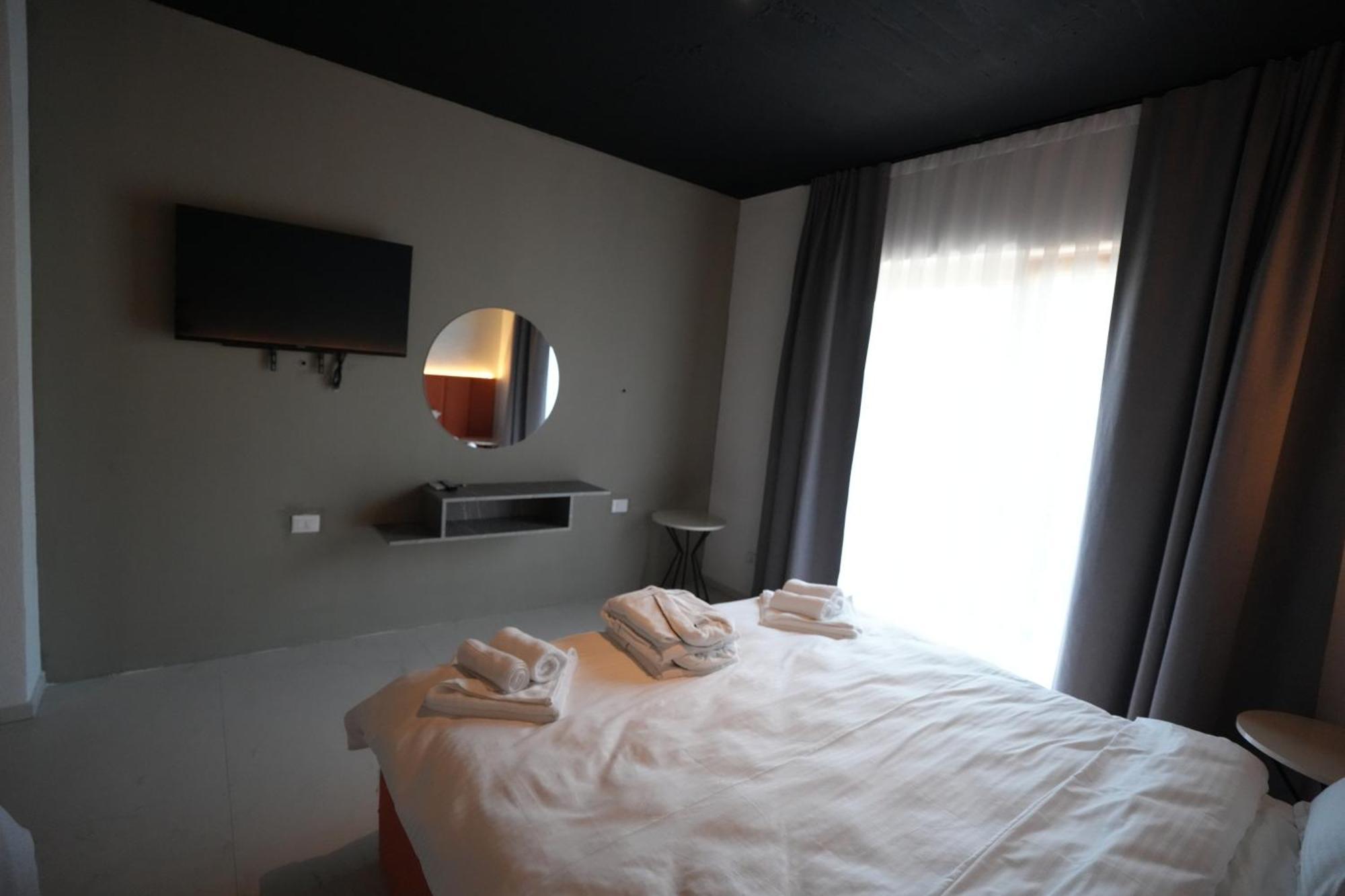 Biond Hotel Prizren Buitenkant foto