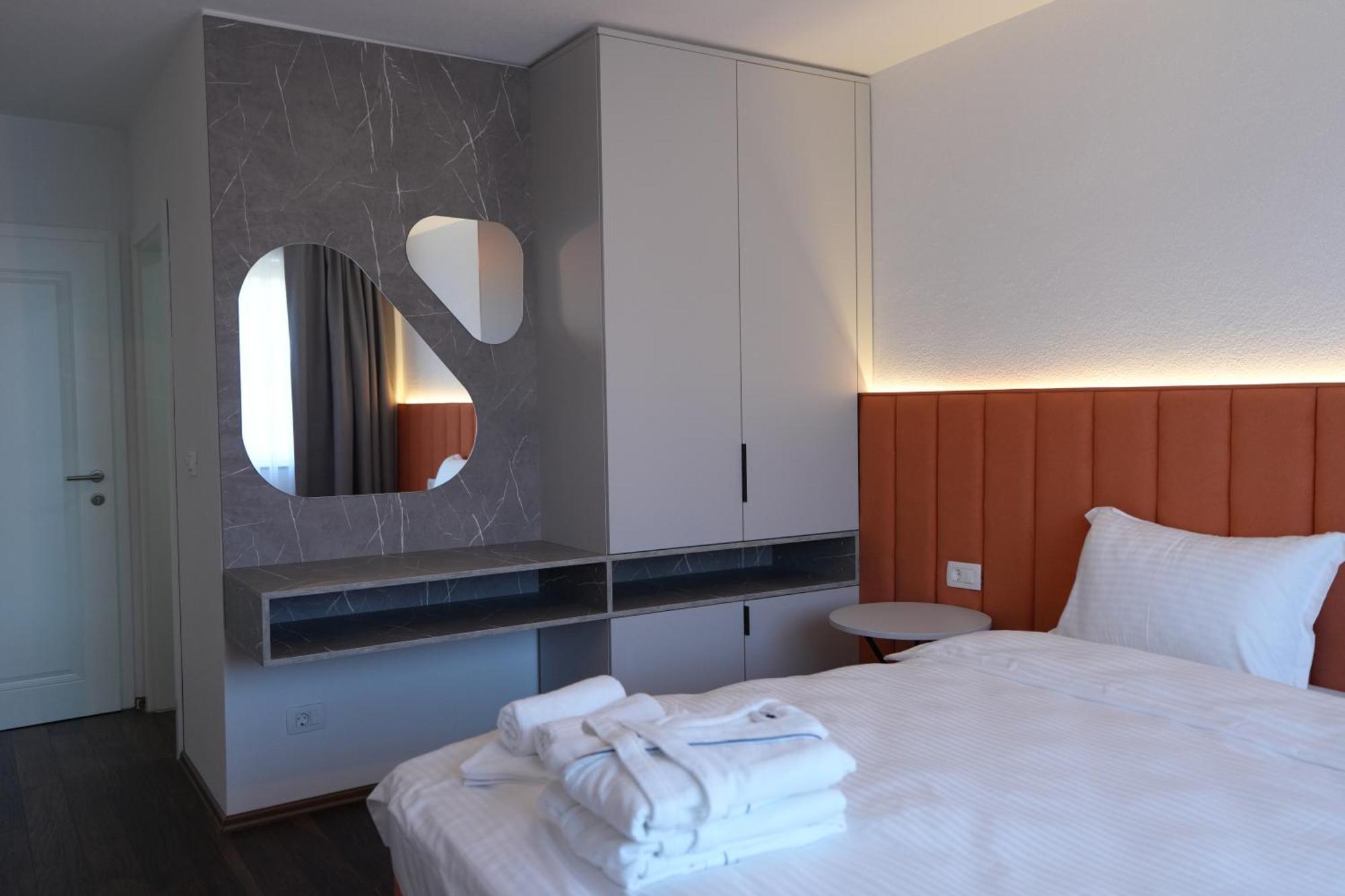 Biond Hotel Prizren Buitenkant foto